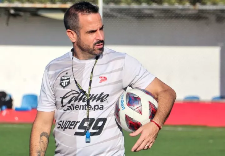 Enrique "Kike" García no seguirá al frente del Tauro FC. Foto:@taurofc