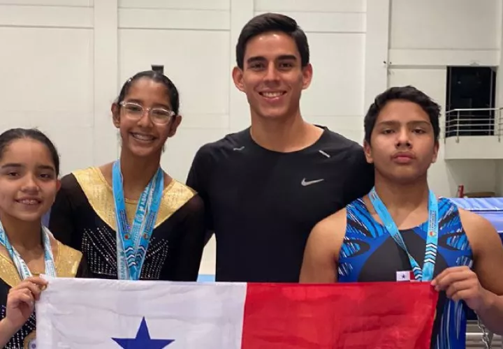 Allan Corbett, Isabel Goon  Lan y María Sofía Corbett representaron a Panamá en Bolivia. Cortesía IGA