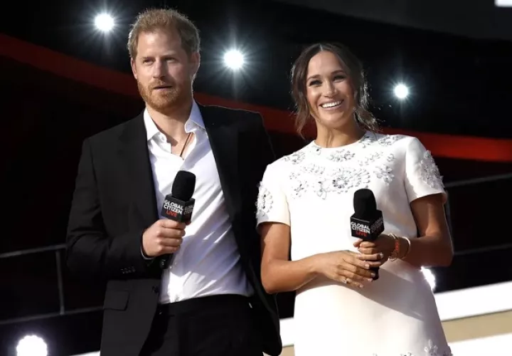 El príncipe Harry de Inglaterra y su esposa Meghan Markle, en una fotografía de archivo. Foto: EFE / Peter Foley