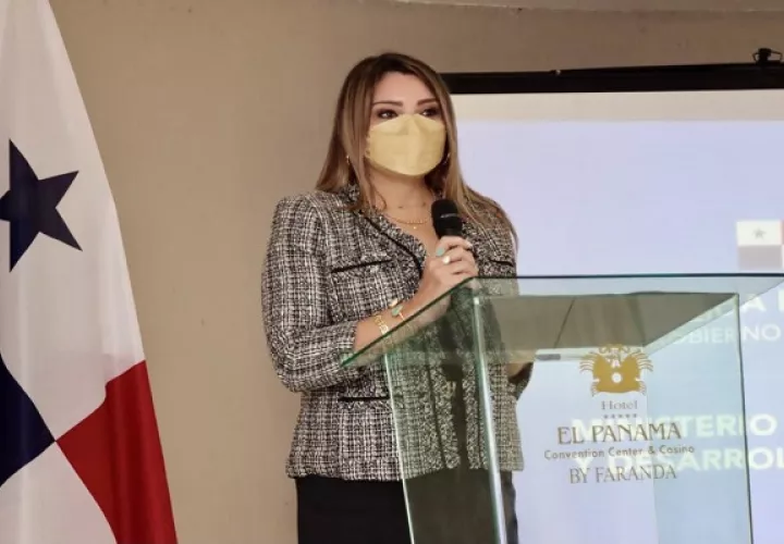 Doris Zapata, ministra de Trabajo, dijo que la plataforma ayudará a regular las ofertas laborales. Foto: Cortesía Mitradel
