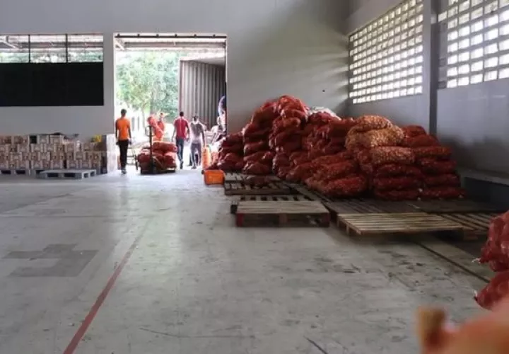 La queja sobre el contenido de las bolsas de alimentos del programa Panamá Solidario fue presentada por los ediles durante la última reunión del Concejo Provincial de Coordinación. Foto. Eric Montenegro