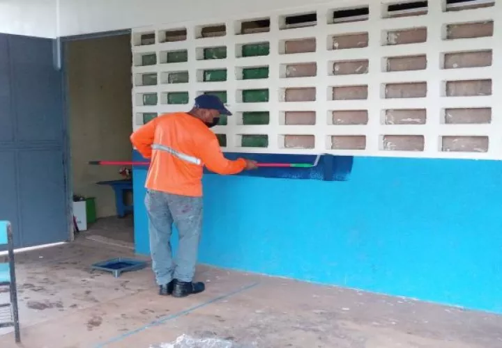 lLs trabajos de reparación serán realizados por funcionarios gubernamentales a los cuales se les han asignado diversos planteles educativos. Foto. Eric Montenegro