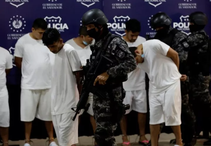 A inicios de noviembre una escalada de homicidios se cobró la vida de más de 40 personas a manos de pandilleros en tres días en El Salvador. Foto: EFE
