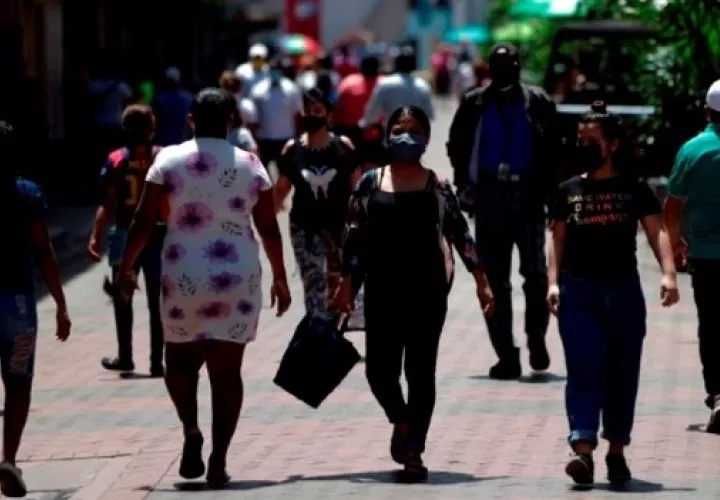 Unos 30 mil trabajadores se mantienen en reducción de jornada desde el 2020. Foto: Archivo