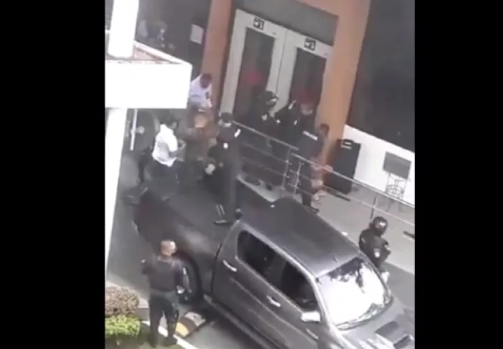 Dos personas heridas en intento de robo a banco. Foto: Cortesía
