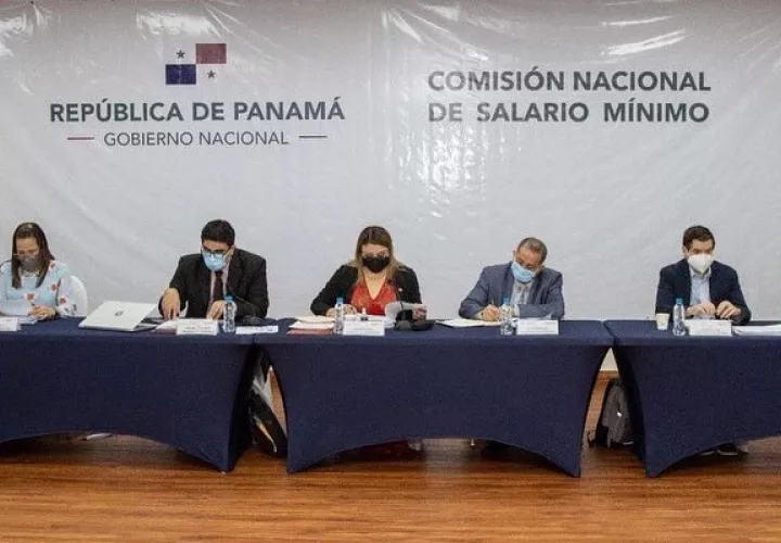 Gobierno podría definir sobre el salario mínimo. Foto: Cortesía Mitradel