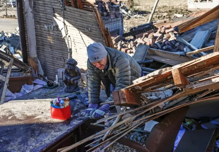 Más de 30 tornados tocaron tierra en apenas unas horas en Estados Unidos. Foto: EFE