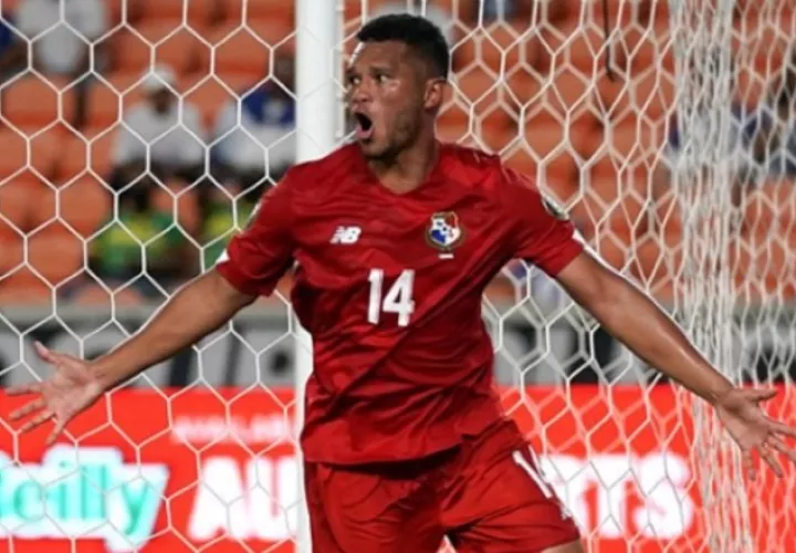 Rolando 'Toro' Blackburn tiene nuevo equipo Royal Pari. Foto: Instagram