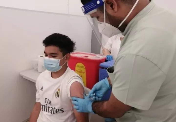 El refuerzo se aplicará desde los 16 años de edad. Foto: Cortesía