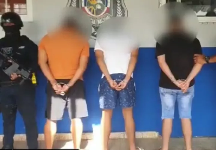 Uno de los cuatro detenidos tenía más de 35 mil dólares en su poder y cumplía una medida de depósito domiciliario. Foto. Proteger y Servir