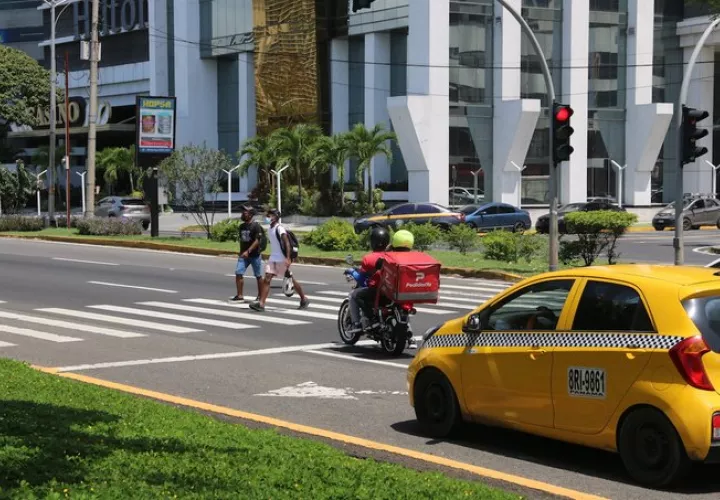 La campaña va dirigida tanto a peatones, como a conductores. Foto: Cortesía de la ATTT