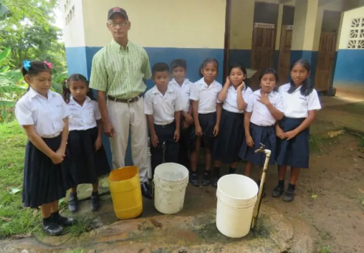 Meduca apuesta a los tanques de reserva para suplir de agua permanente a las escuelas. Foto: Archivos