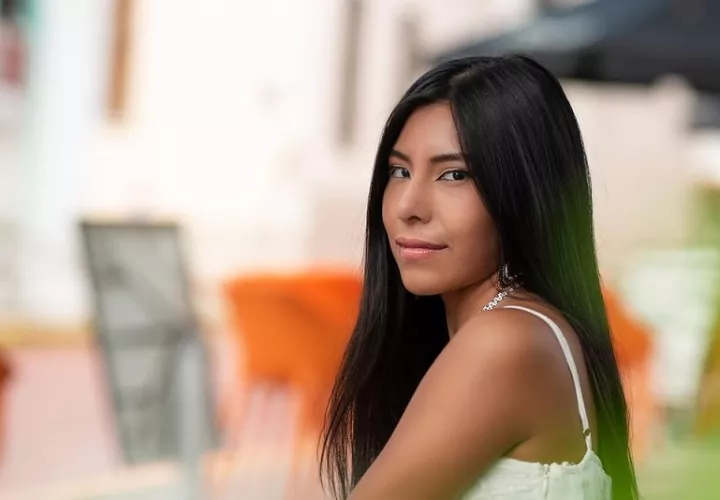Ana Blanco. Foto: Instagram/aanablanco/@neonbatista.foto