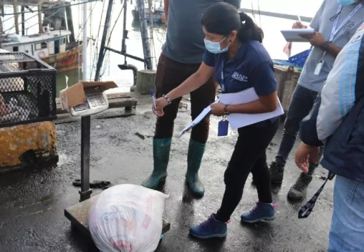 Arap sancionan embarcaciones que navegaban de forma irregular en Chame. Foto: Cortesía