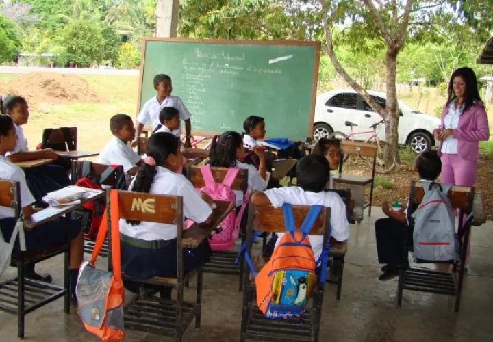 Ministerio de Educación (Meduca) contabiliza un total de 324 centros educativos ranchos a nivel nacional. Foto: Archivo