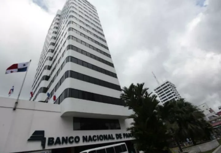 Destaca que con este desembolso se ayuda a familias panameñas y se contribuye a reactivar la economía. Foto: Grupo Epasa