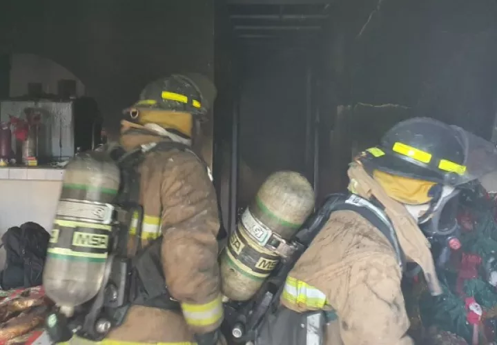  Los Bomberos de Panamá reportaron cuatros casos de adultos con quemaduras de primer grado. Foto: Cortesía Bomberos