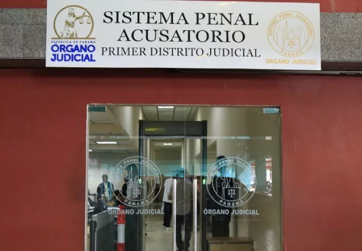 La declaración de causa compleja de la querella presentada por Aduana, por supuesta falsificación de sellos fue declarada por un juez. Archivo  