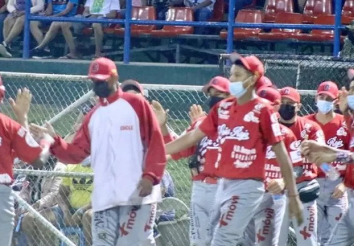 Coclé sigue de líder en el juvenil nacional. Foto: Fedebeis