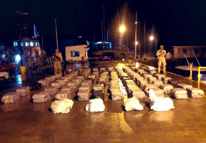 En lo que va del año el Servicio Nacional Aeronaval ha ejecutado ocho operativos, logrando el decomiso total de 8,806 paquetes de sustancias ilícitas. Foto. Diomedes Sánchez