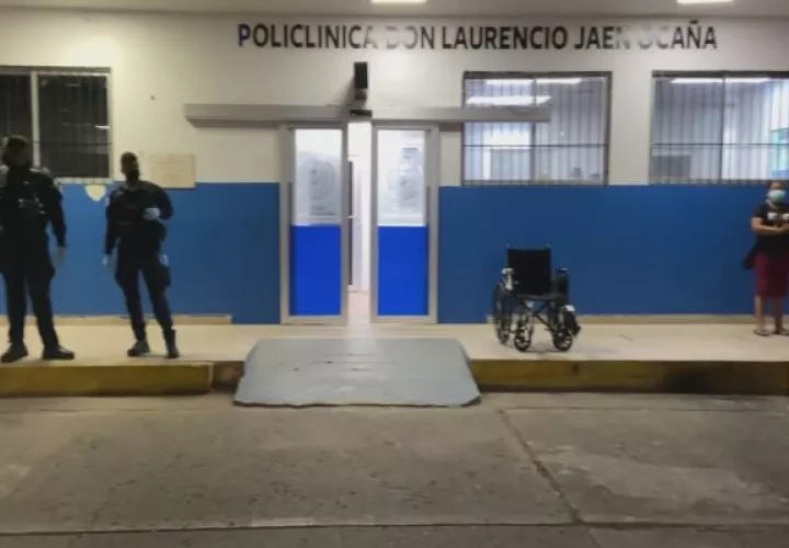 El joven de 16 años fue llevado al cuarto de urgencias de la policlínica don Laurencio Jaén  Ocaña de Sabanitas. Foto. Diomedes Sánchez 