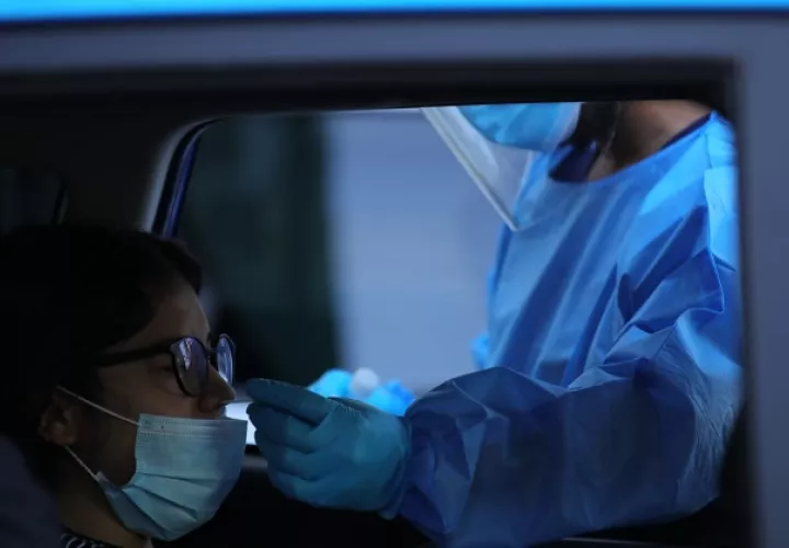 Personal de salud aplicó 9,290 pruebas nuevas para detectar la covid-19 en las últimas 24 horas. Foto: Cortesía Minsa