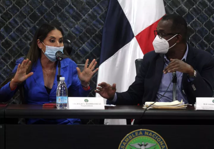 La diputada Zulay Rodríguez presentó una iniciativa para que la ciudadanía acuda a la Asamblea, cuando se sienta afectada por actuaciones de los magistrados. Foto: Víctor Arosemena