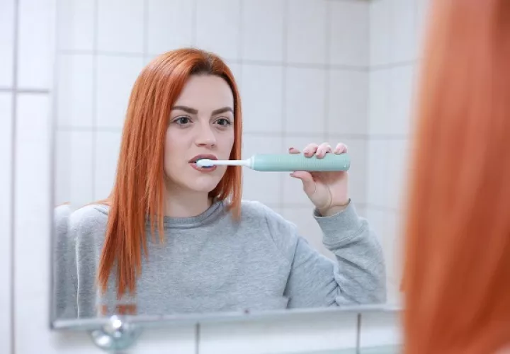 El cepillo de dientes se debe cambiar cada 2 o 3 meses.