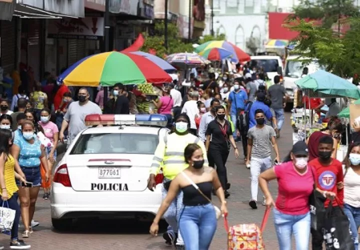 El gremio empresarial recalcó que corresponde una coordinación adecuada con la empresa privada para conocer con certeza la fecha en que entrará en vigor el establecimiento de tres dosis. Foto: Cortesía