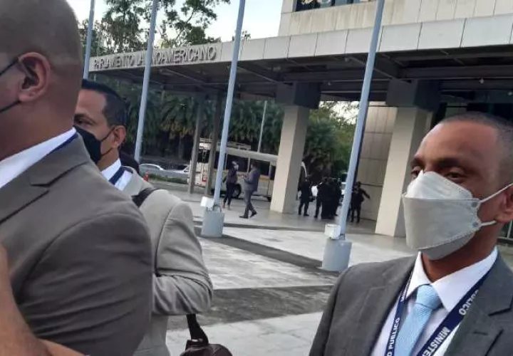 El fiscal Gilberto Arona, acompañando a el fiscal Emeldo Márquez, durante la celebración de la audiencia por el caso New Nusiness. Archivo