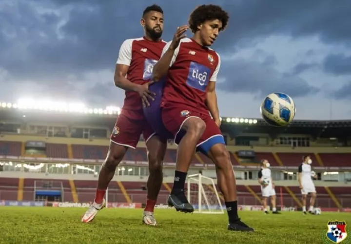 Aníbal Godoy y Adalberto Carrasquilla durante los entrenamientos. Foto: Fepafut