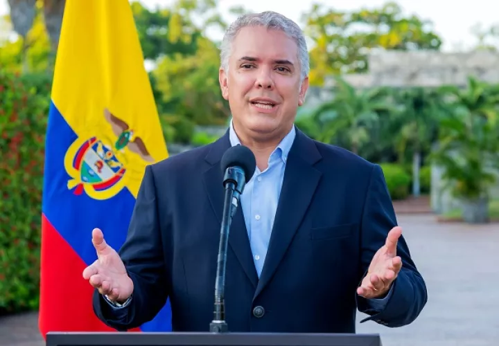 El presidente de Colombia, Iván Duque, pidió a la población vacunarse contra el coronavirus. Foto: EFE