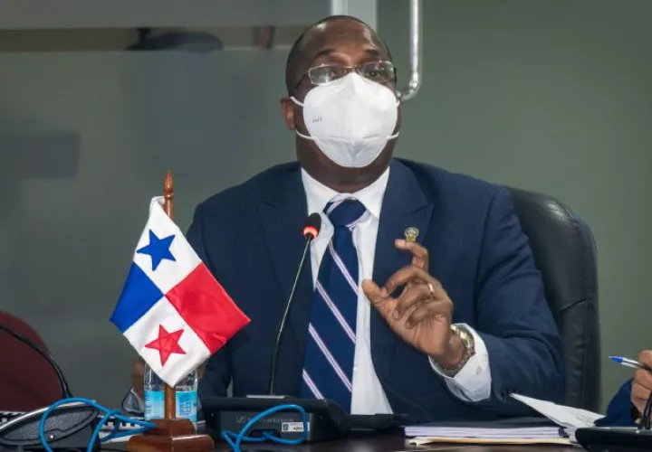El abogado Alfredo Vallarino, le hizo un llamado al procurador Javier Caraballo a que atienda la situación en que andan algunos fiscales el Ministerio Público. Foto: Cortesía