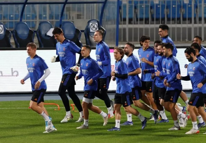 Jugadores del Real Madrid entrenan. Foto:EFE