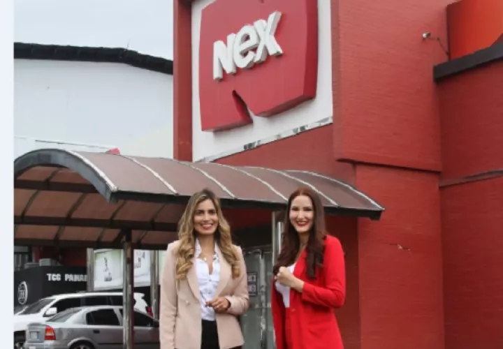 Maria Alexandra Bastidas y Karen Jordan. Foto: Víctor Arosemena.