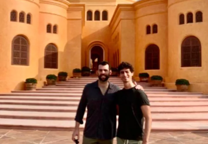 Kris Goyri, mexicano que hace suspirar con sus diseños.