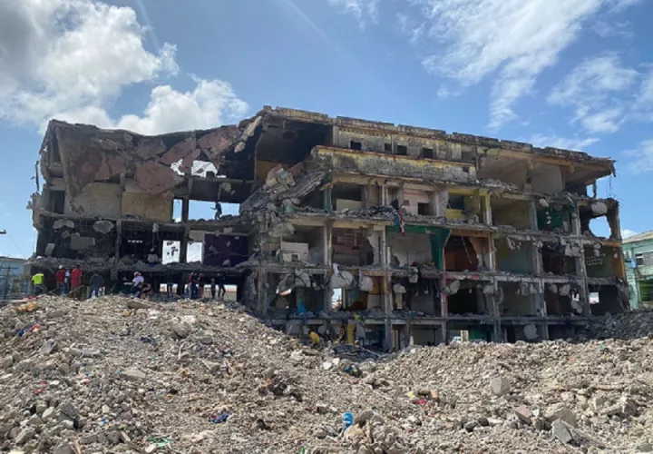 En Colón existen otros 50 edificios que deben ser demolidos. Foto: Diomedes Sánchez 
