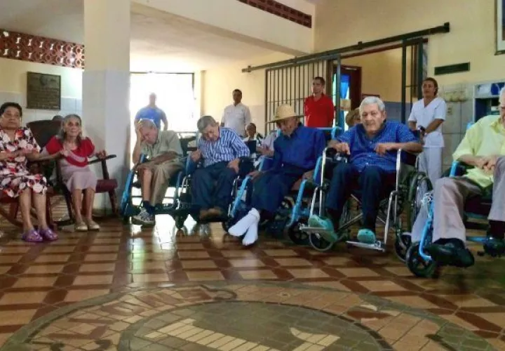 La medida se tomó ante el incremento de casos de covid-19, para evitar contagios en estos lugares. Foto: Grupo Epasa