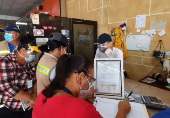 Inspecciones a locales comerciales. Foto: Archivo