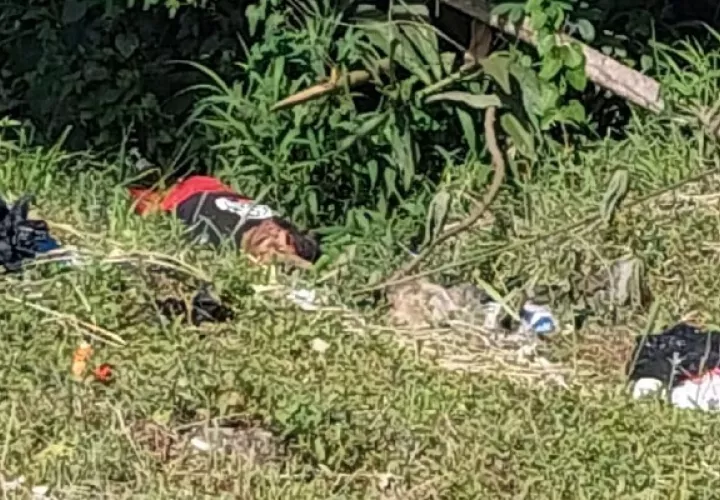 El cuerpo del hombre fue hallado boca abajo, presentaba un golpe en la cabeza. Foto. Eric Montenegro