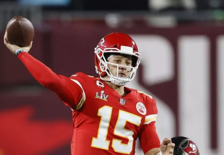Patrick Mahomes, mariscal de campo de los Chiefs. Foto:EFE