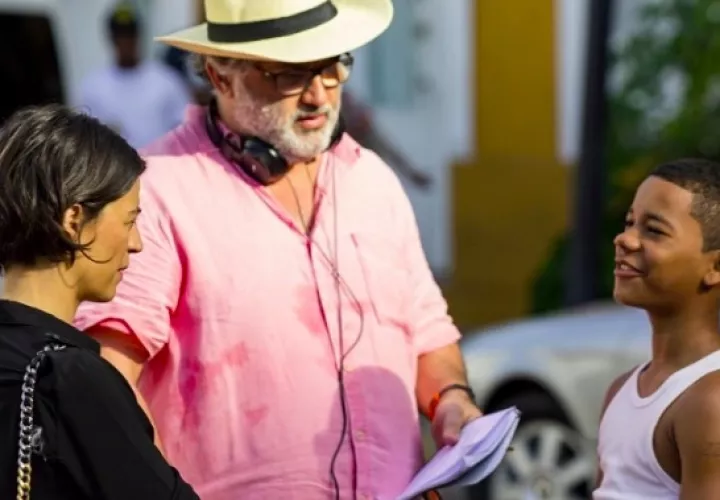 La actriz mexicana Ilse Salas, el cineasta Abner Benaim y el fallecido Fernando Xavier de Casta. Foto: @abnerbenaim