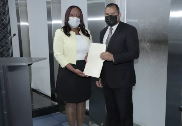 Más de 12 mil pruebas diarias se realizan en los centros de hisopado a nivel nacional. Foto: Cortesía 