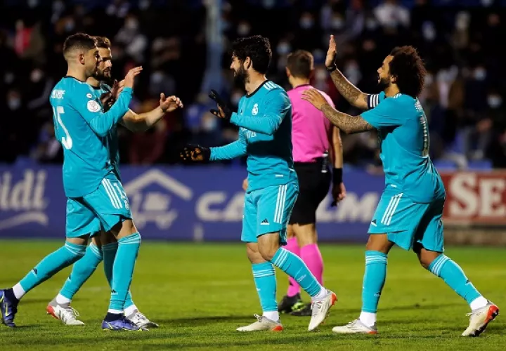 Militao, Ascencio y un autogol del portero José Juan, le dieron el triunfo al Real Madrid para avanzar a la siguiente fase de la Copa del Rey. Foto: EFE