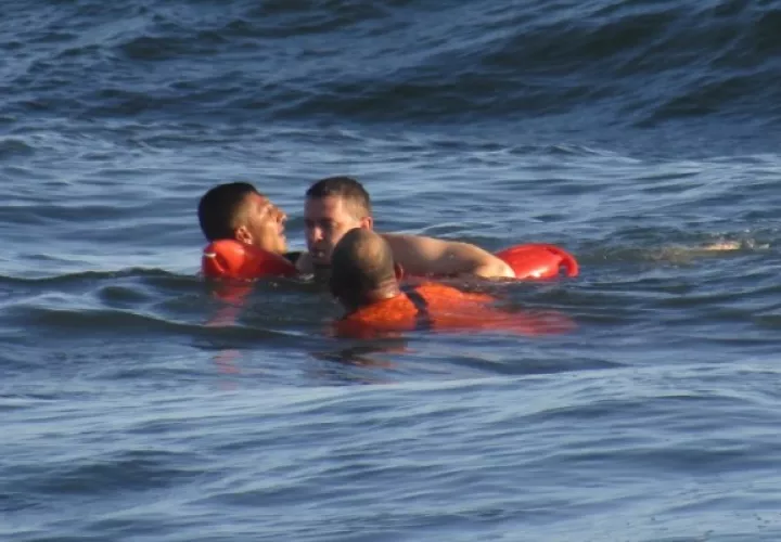 El venezolano estaba siendo arrastrado por las corrientes en Playa la Barqueta. Foto: Mayra Madrid