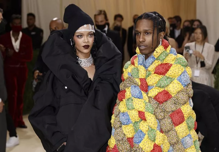 Rihanna y su novio, el rapero A$AP Rocky. Foto: EFE/Justin Lane