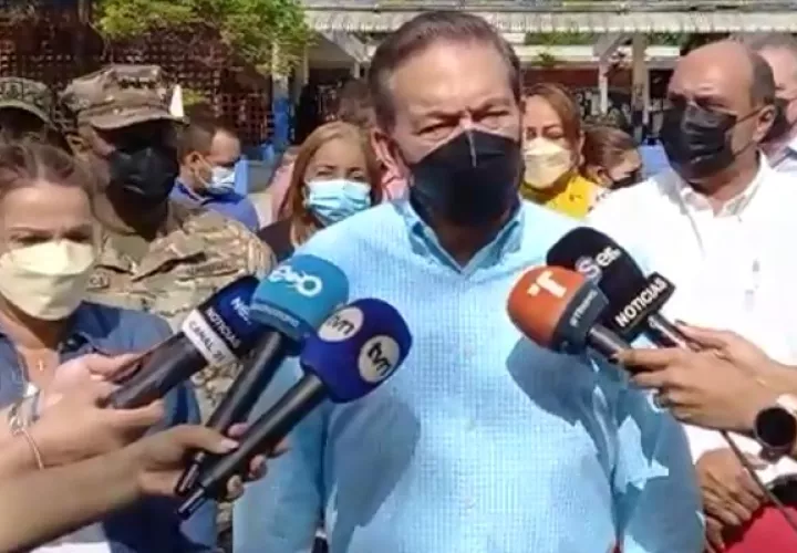 "Aquí hay mucha gente que gana más que un presidente", dice Laurentino Cortizo. Foto: Víctor Arosemena