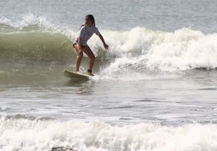 Las chicas en el torneo nacional de surf. Foto: Cortesía