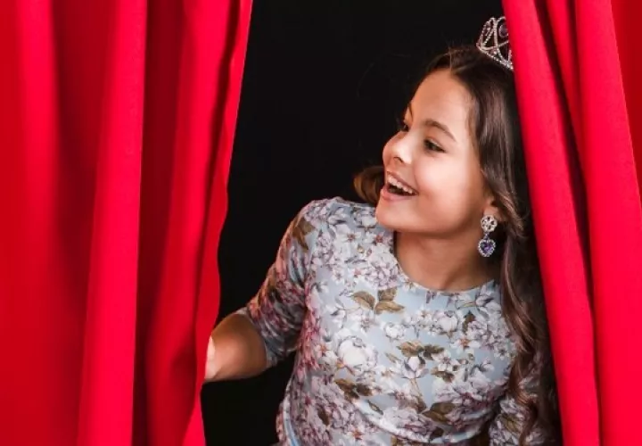  El arte teatral potencia la confianza y la autoestima. Foto: Ilustrativa / Freepik