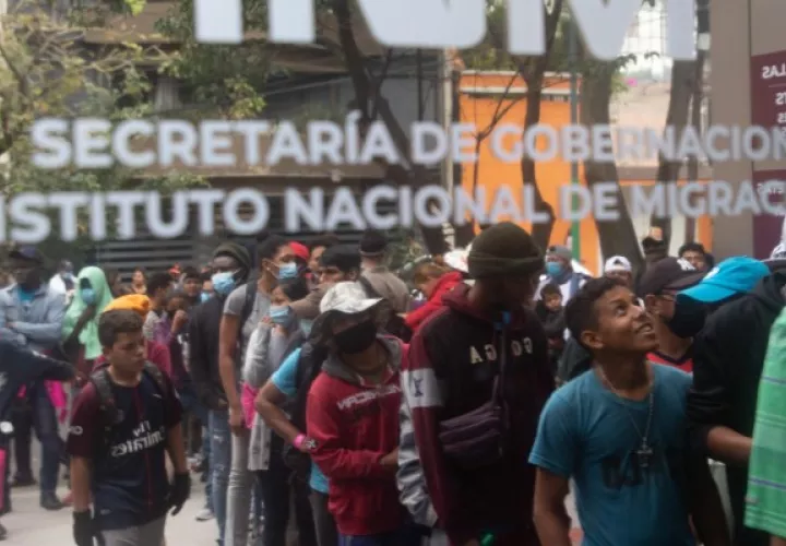 La Comisión Mexicana de Ayuda a Refugiados recibió un récord de 131,488 solicitudes de refugio en 2021. Foto:EFE